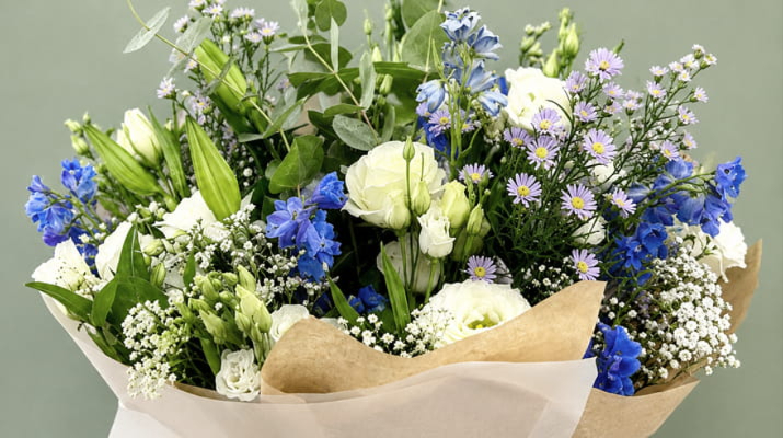 Anniversary Flowers Delivery in Portishead – Seasons Florist